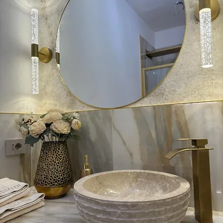Forni Apartment *