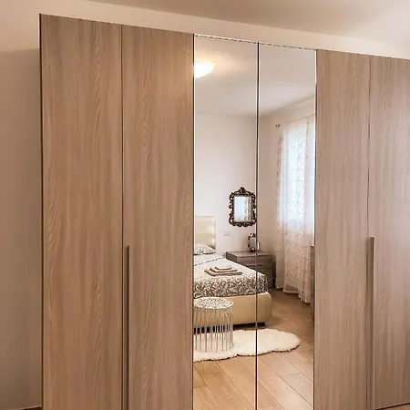 Forni Apartment *