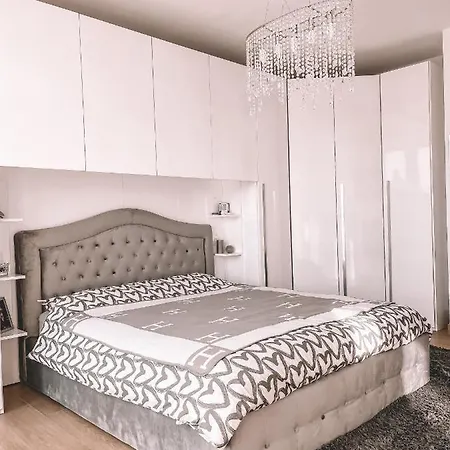 Apartment Forni