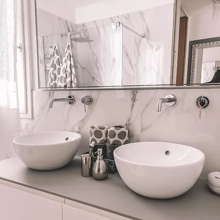 Forni Apartment *